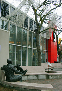 Piazza Johnny Lombardi, Toronto