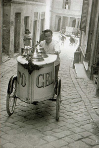 1950s Italian street vendor